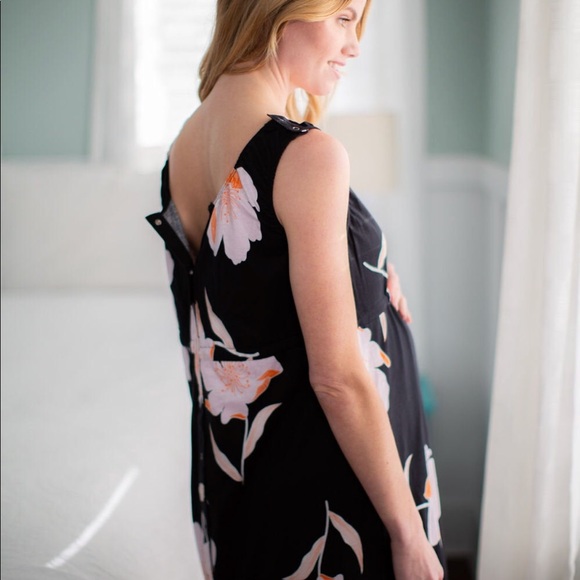 Labor/ Delivery/ nursing gown - Picture 4 of 8